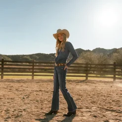 816 Classic Bootcut Jeans