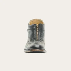 Nicole Boots